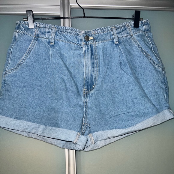 Denim shorts XL - Picture 2 of 3